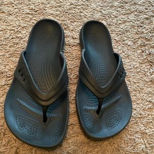 Crocs flip flops. Size 8.